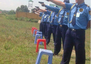 Dịch vụ vệ sĩ.